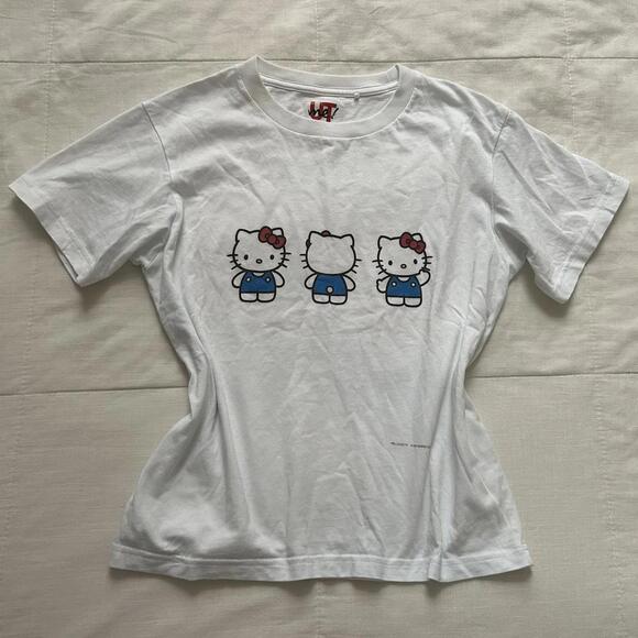 White Uniqlo Hello Kitty tee with blue accents - Picture 1 of 6
